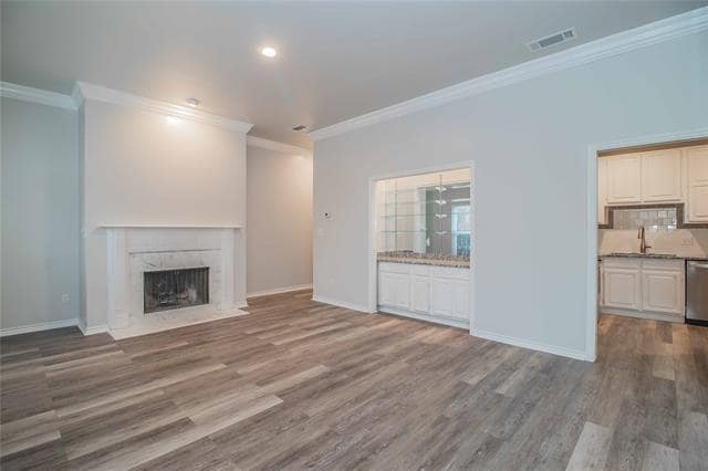 Building Photo - 5021 Birchman Ave