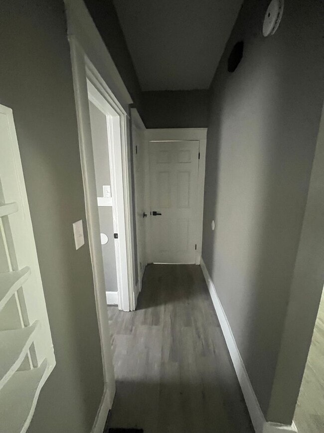 Building Photo - Gorgeous Updated 3 bedroom house!