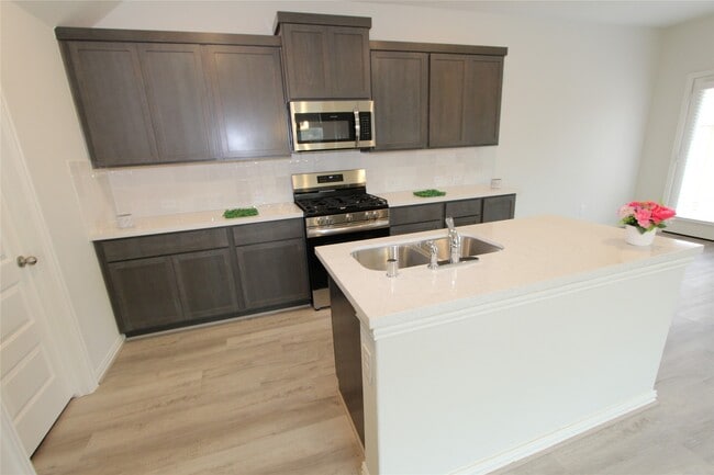 Building Photo - 27802 Western Crk Ct