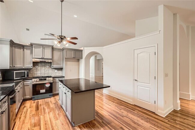 Building Photo - 1873 Jameson Cir NE