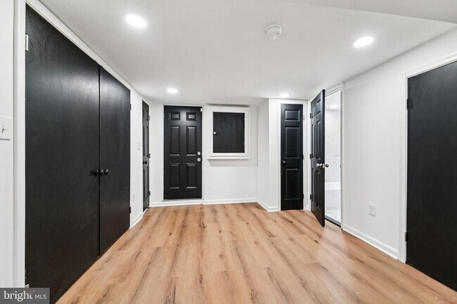 Building Photo - BEAUTIFUL 3 Bedroom 2 Bathroom Home