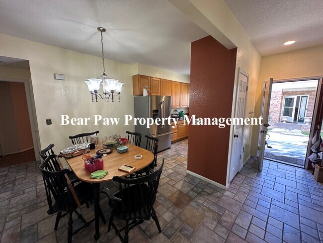 Building Photo - "Spacious 2-Bed, 2-Bath Condo Retreat"