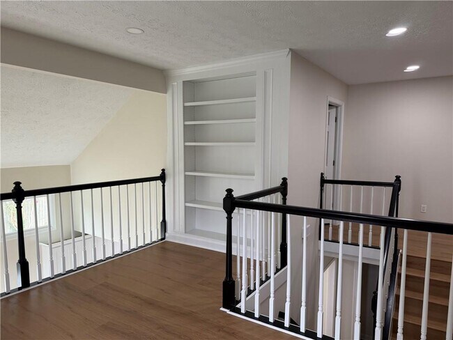 Building Photo - 2210 Concord Square Dr NE