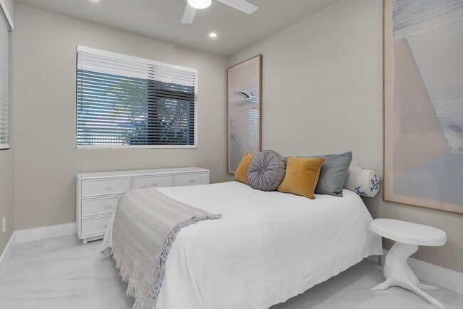 Building Photo - 15 Ocean Breeze