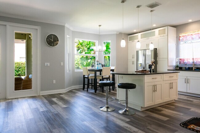 Building Photo - 5569 SE Hammock Reserve Terrace