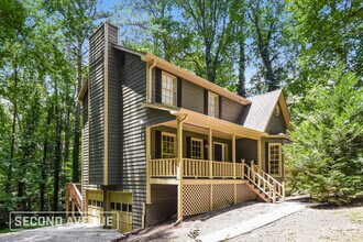 Building Photo - 3801 Stonewall Dr NW