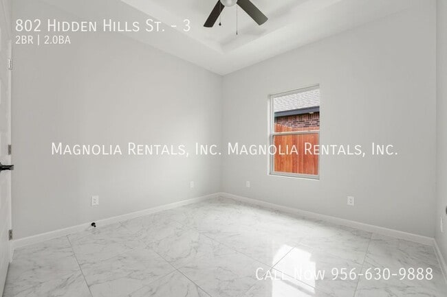 Building Photo - 802 Hidden Hls St