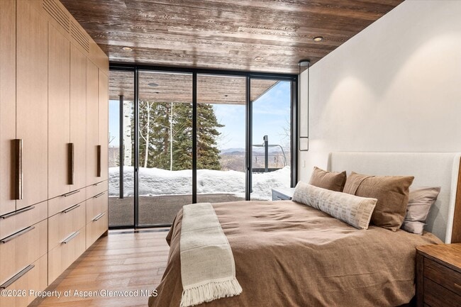 Building Photo - 99 Forest Ln