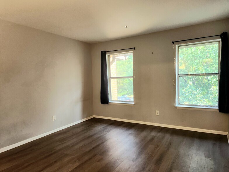 Building Photo - 7909 Badenloch Way