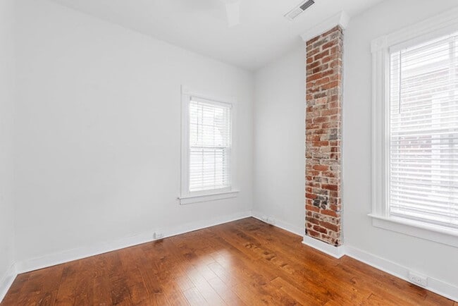 Building Photo - Beautiful historic Church Hill Rowhome for...