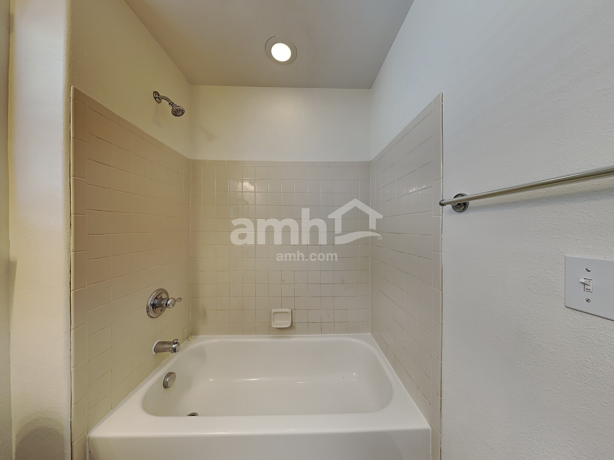 Building Photo - 485 Winebrook Way