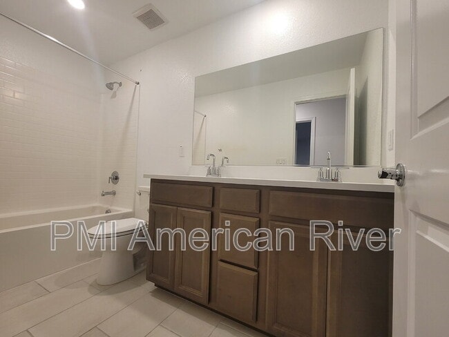 Building Photo - 4033 Haflinger Way