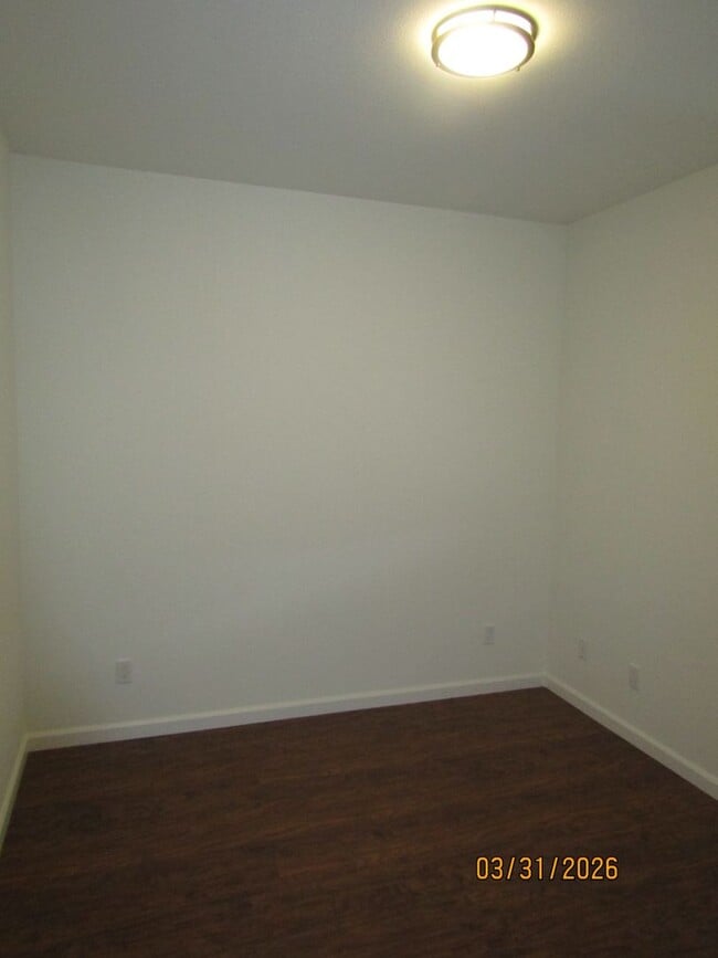 Building Photo - Beautifully updated single family house available NOW!  $3,000 per month