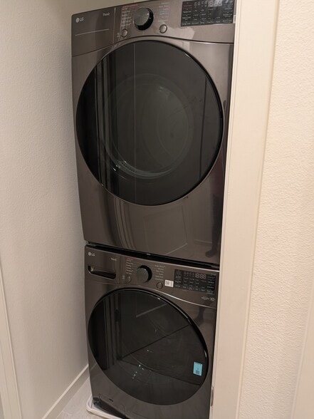 Building Photo - 2524 Elderberry Ln