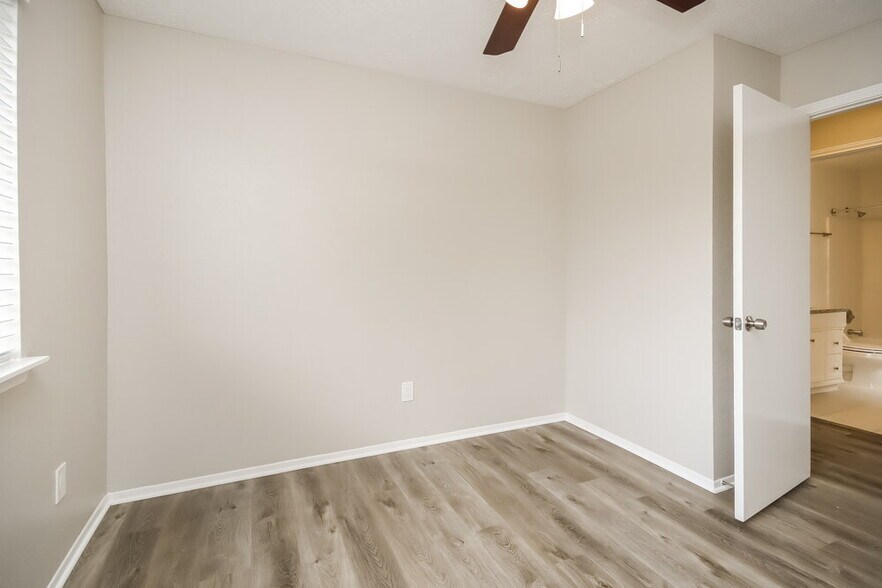Building Photo - 15802 St Lawrence Cir
