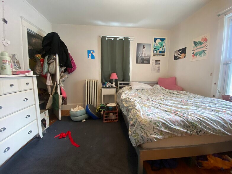 Building Photo - 14 Stockwell St