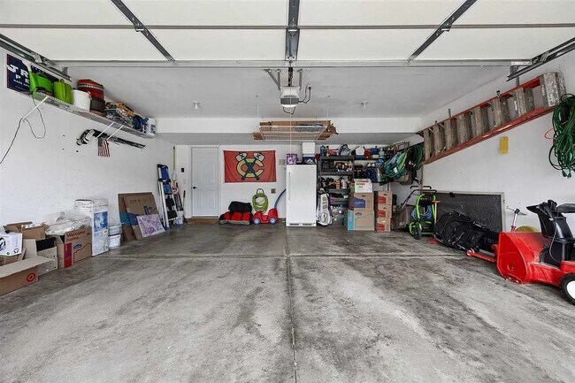 Building Photo - 459 Bainberry St