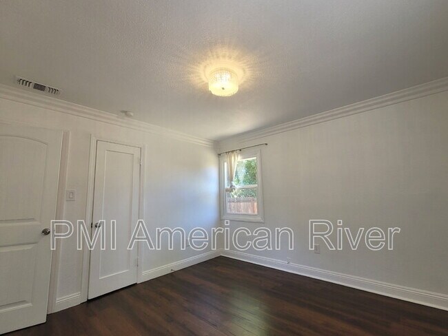Building Photo - 4201 56th St