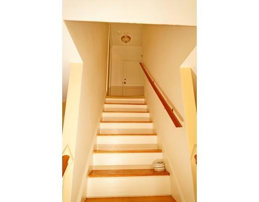 Building Photo - 13 Munroe Ave