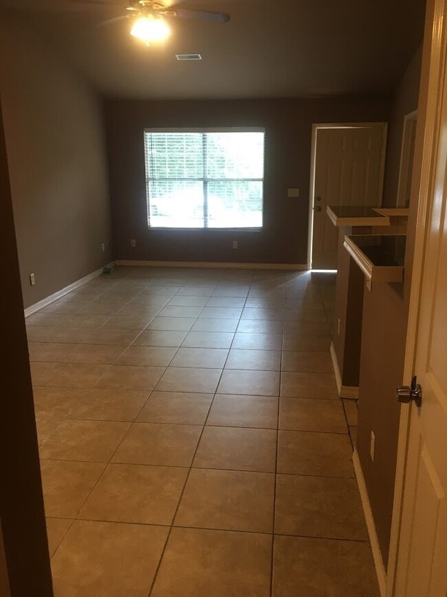 Building Photo - 719-721 N Storer Ave