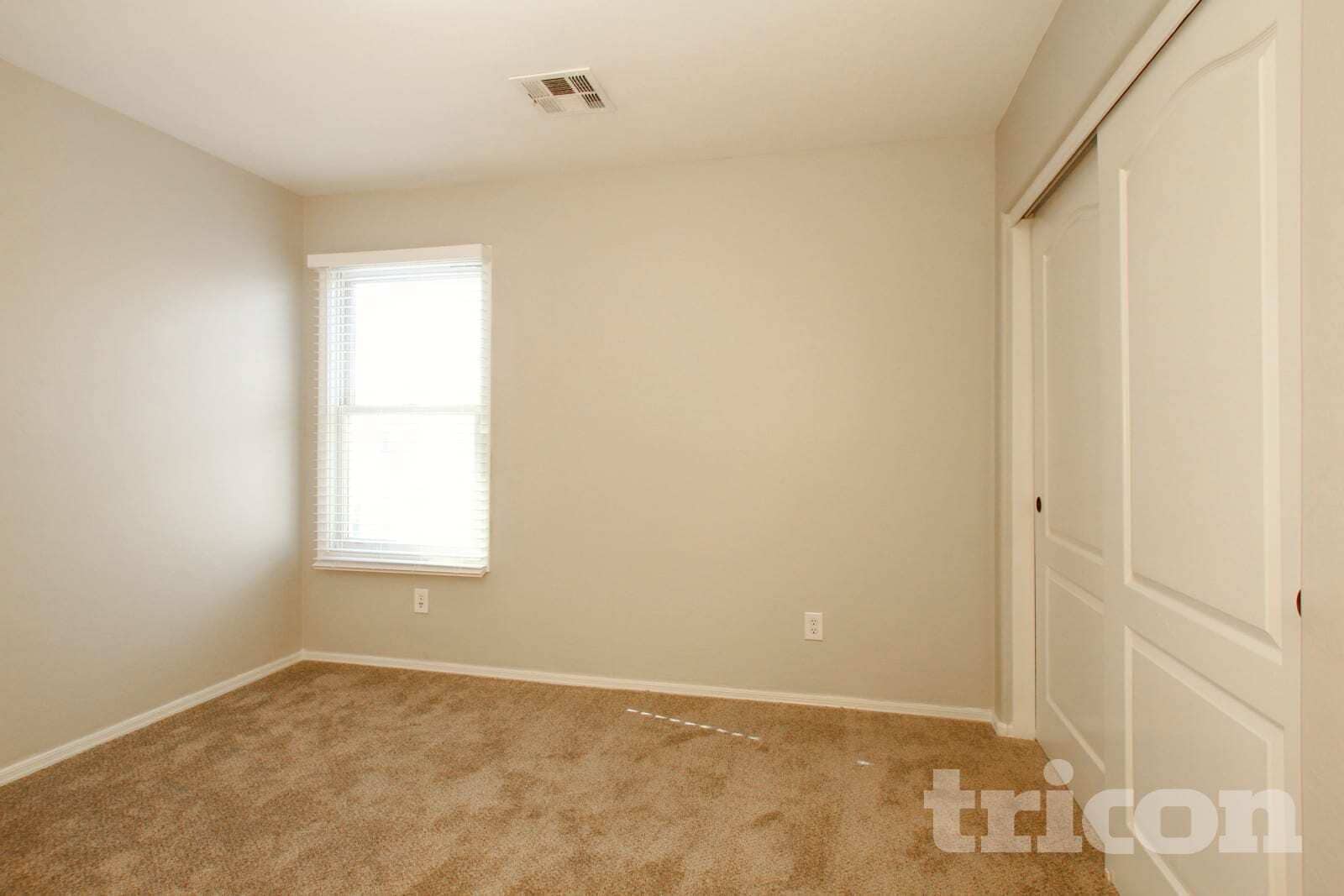 Building Photo - 2323 Grenadine Rd