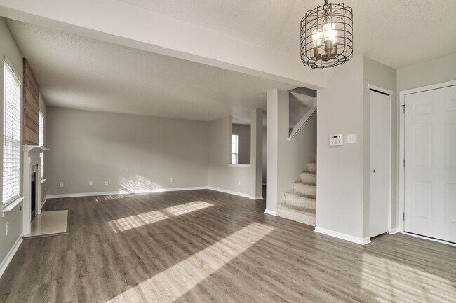 Building Photo - 3 BD/2.5 BA in Fishers!