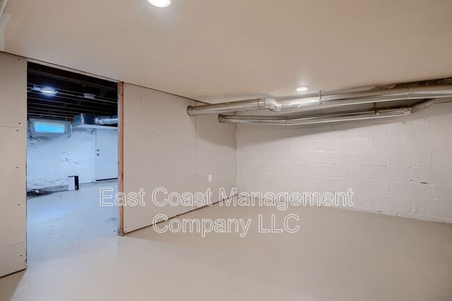 Building Photo - 5044 Chalgrove Ave