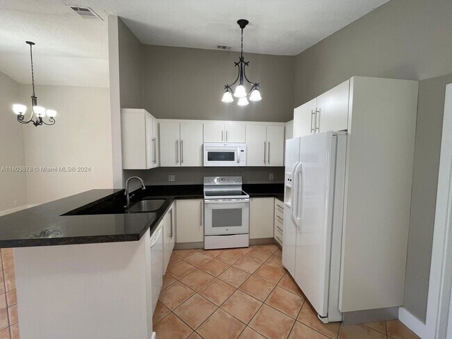 Building Photo - 15972 E Wind Cir