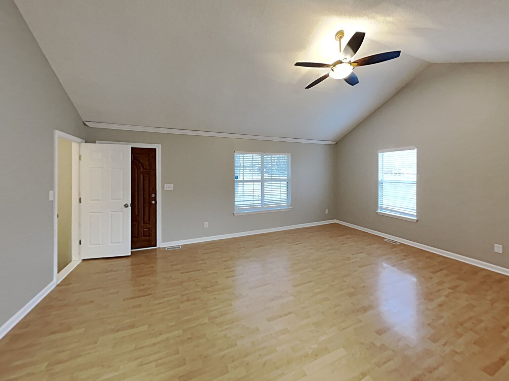 Building Photo - 401 Brookside Dr