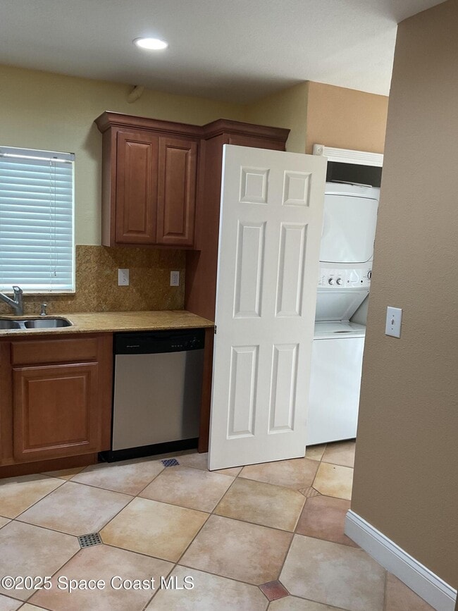 Building Photo - 1004 Ashley Ave