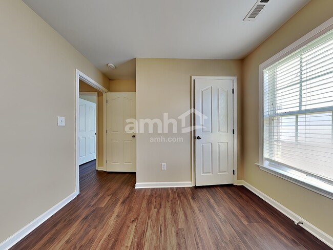 Building Photo - 2430 Joshua Ln