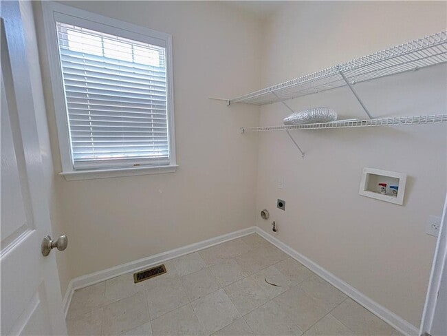 Building Photo - 810 Courageous Ct