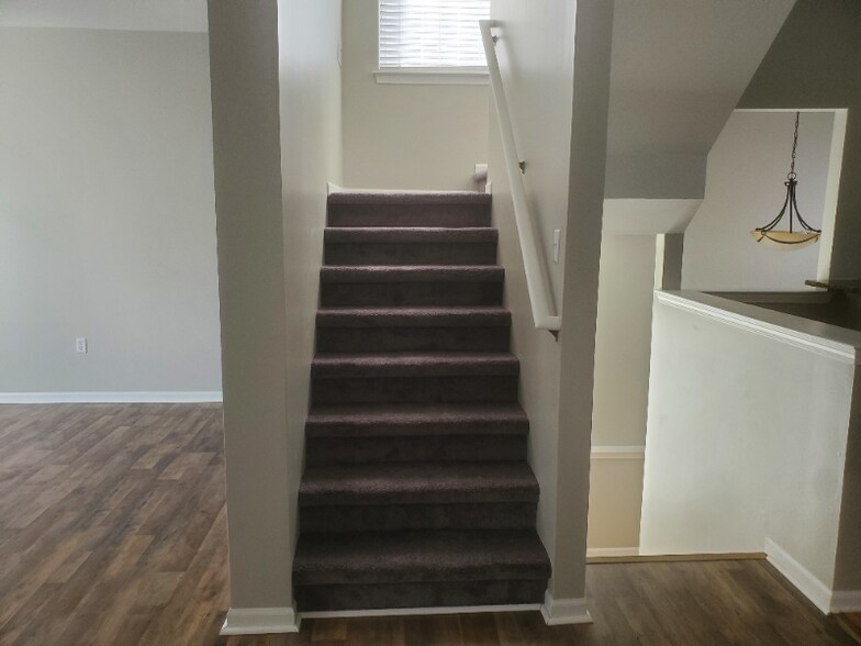 Building Photo - 645 Cherry Orchard Rd