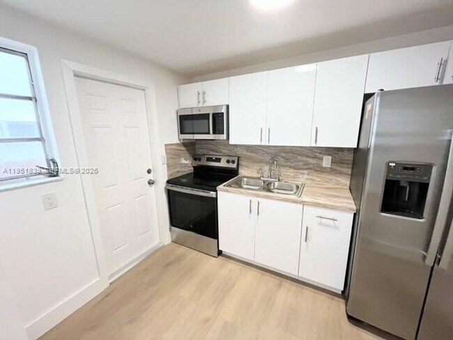 Building Photo - 820 86th St