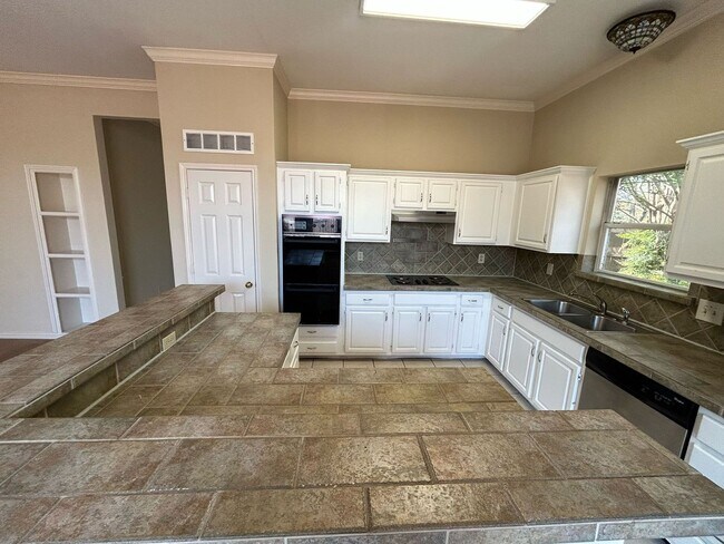 Building Photo - Location....Location....Location....