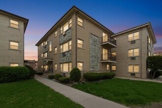 Building Photo - 7709 W Marwood Ave