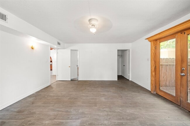 Building Photo - 27607 Decker Woods Dr