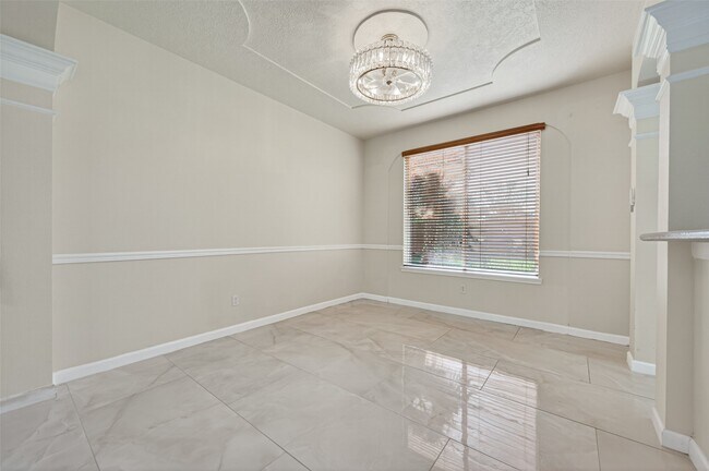 Building Photo - 6710 Creek Village Dr