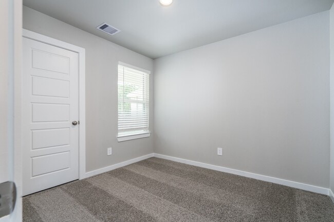 Building Photo - 344 Willow Sage Ct