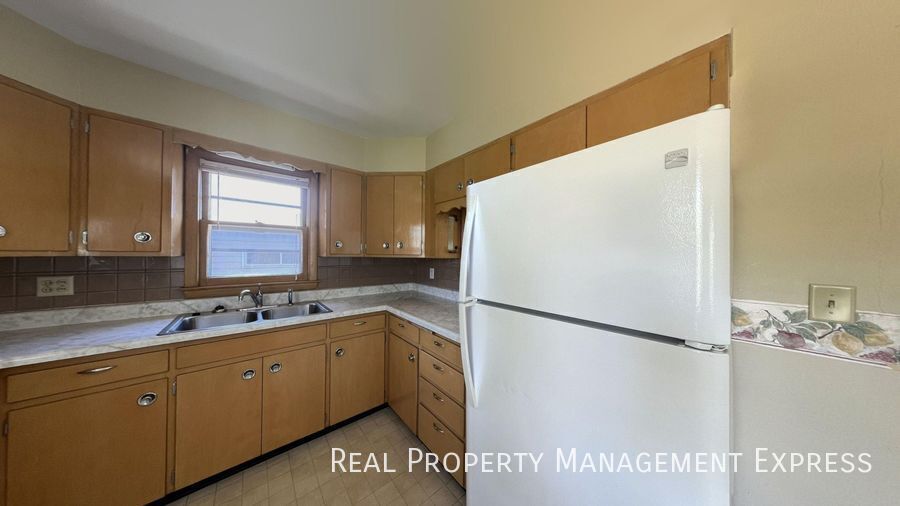 Building Photo - 4 Bedroom, 2 Bath Home in Sioux Falls