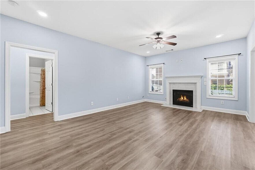 Building Photo - 903 Misty View Ct SW