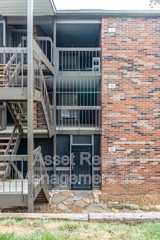 Building Photo - 454 Berlin Dr