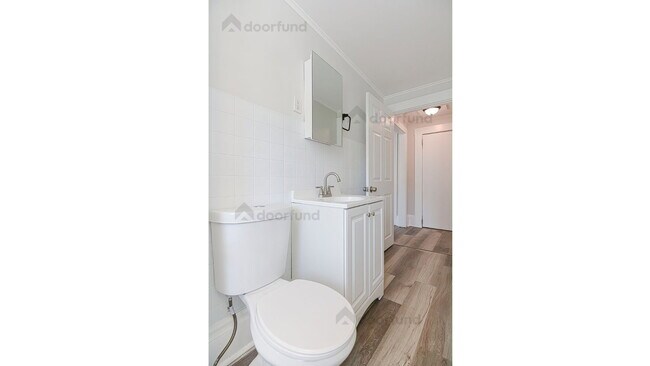 Building Photo - 220 S Main St