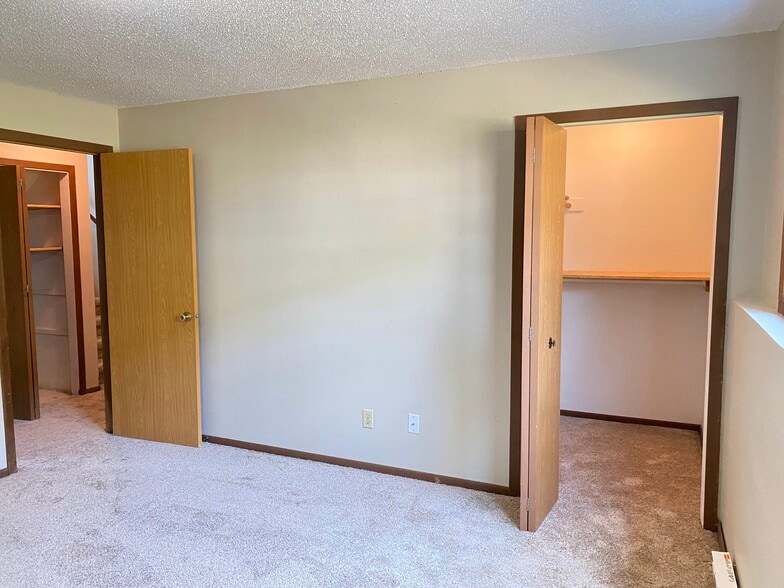 Building Photo - 821 Westwood Dr