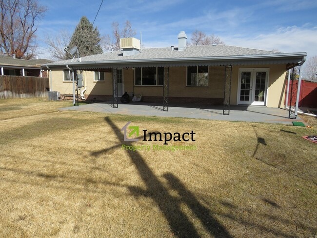 Building Photo - 5564 E Utah Pl