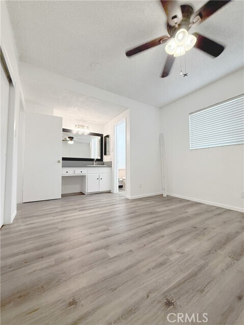 Building Photo - 1208 S Marengo Ave