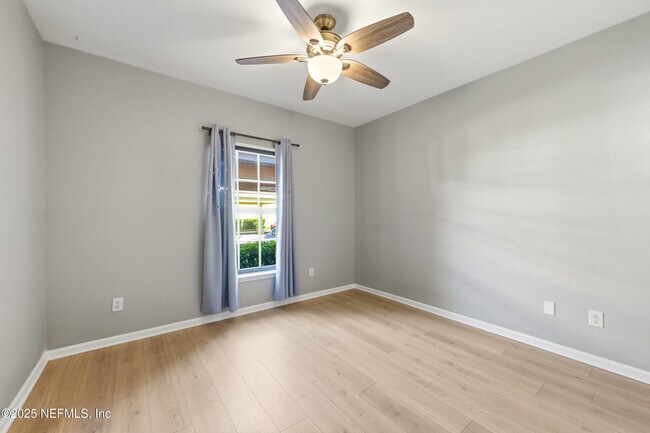 Building Photo - 415 La Travesia Flora