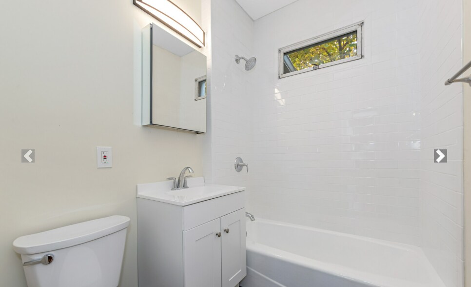 Building Photo - 42 Brackett St