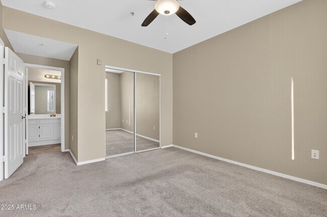 Building Photo - 5401 E Van Buren St