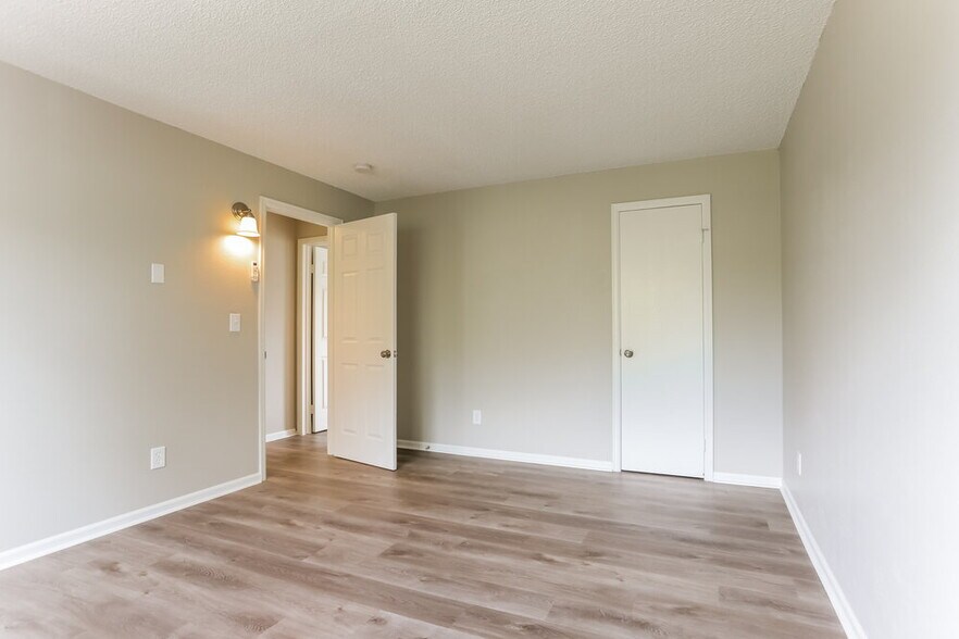 Building Photo - 2959 W 11th Ave Cir